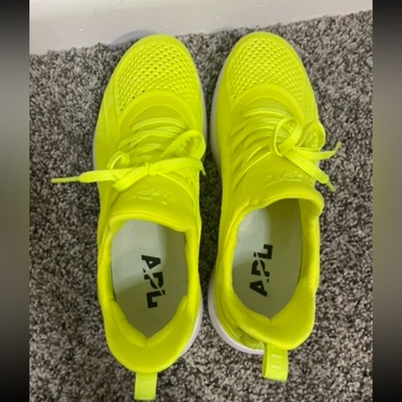 APL Men’s TechLoom Tracer Shoe in Neon Yellow size 8 - Picture 12 of 12